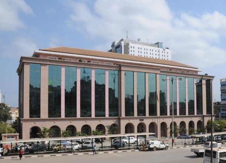 Angola prevê captar mais de 4 mil milhões de USD do exterior para reforço da tesouraria em 2026