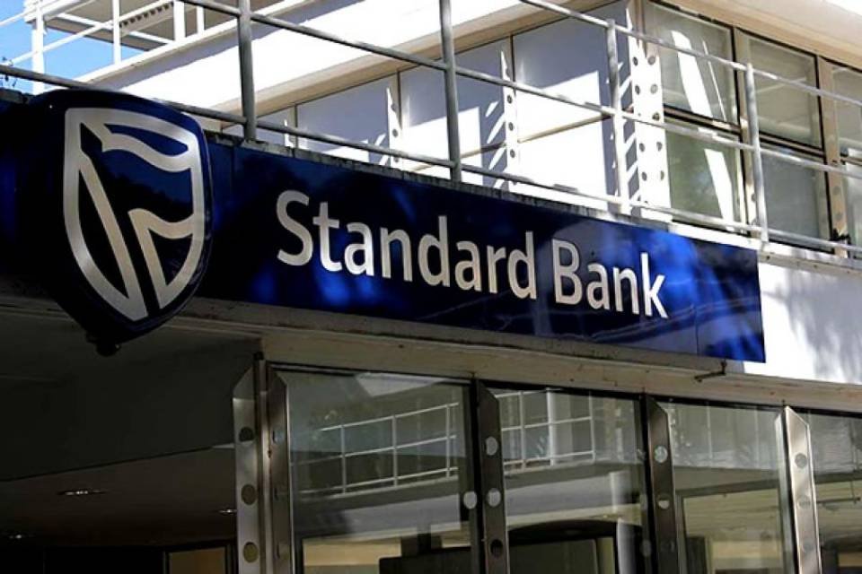 Plano Nacional de Endividamento de Angola recebe aval do Standard Bank